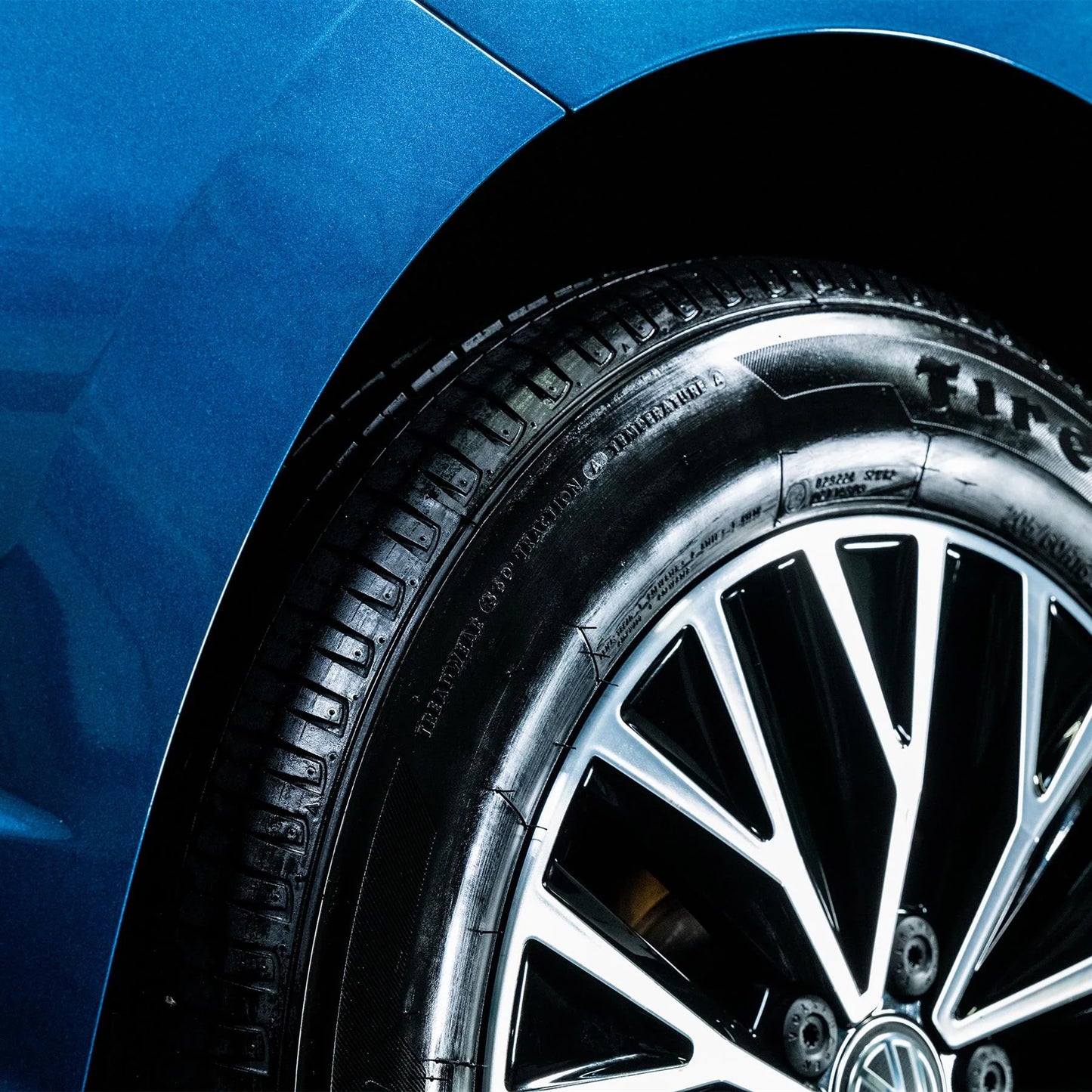 Essentials Wheel & Tire Car Care Kit
